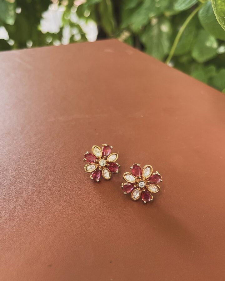 Ziya studs